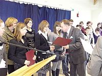 Zdjęcie z uroczystości wręczenia stypendiów szkolnych uczniom szkół podstawowych i gimnazjów
 
Biała Piska, 21 marca 2011 r. 